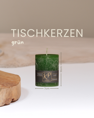 Tischkerze in grün mit Angaben zu Höhe und Durchmesser.