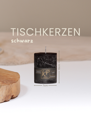 Tischkerze in schwarz mit Angaben zu Höhe und Durchmesser.