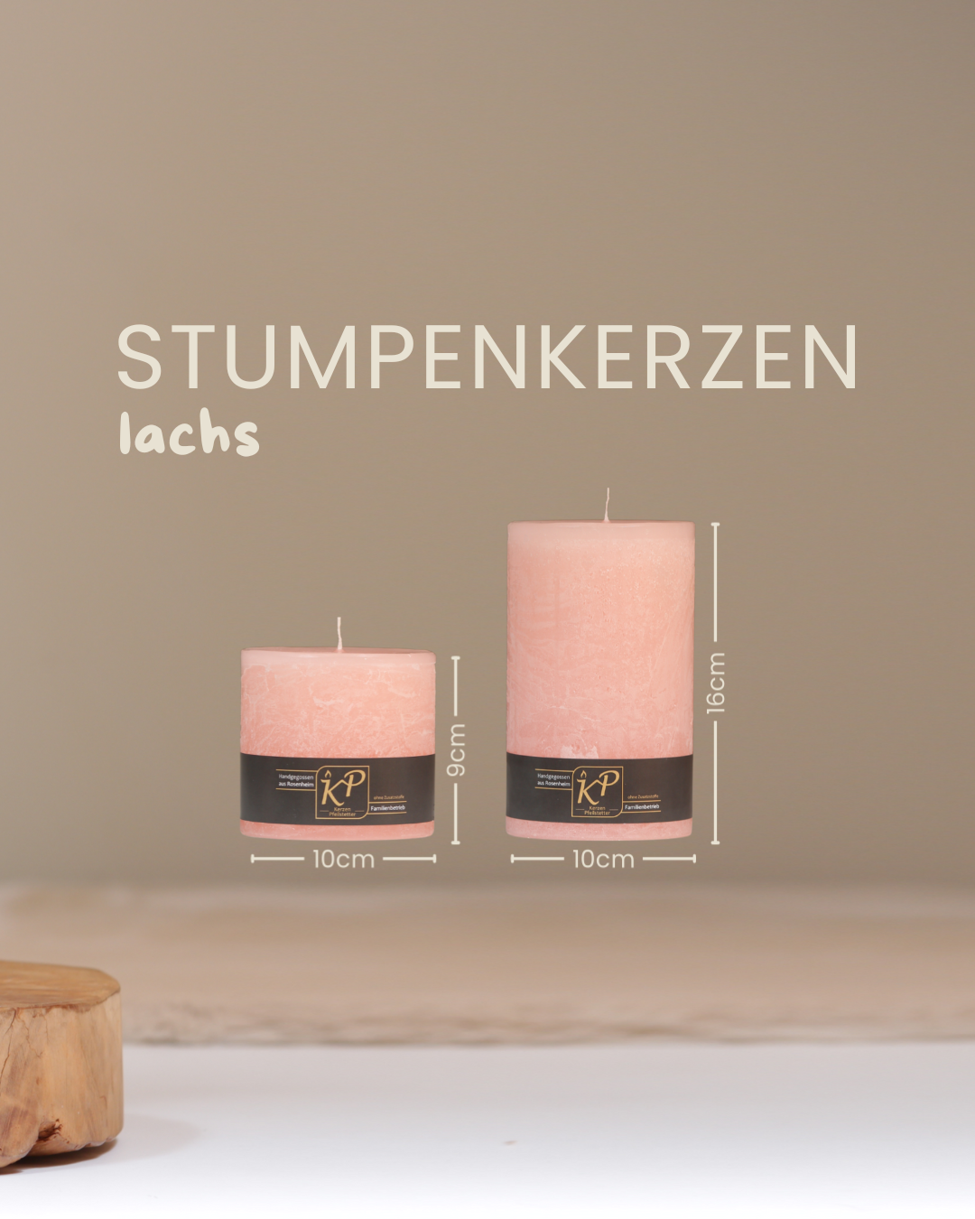 Stumpenkerzen in Lachs in zwei Größen mit Angaben zu Höhe und Durchmesser.