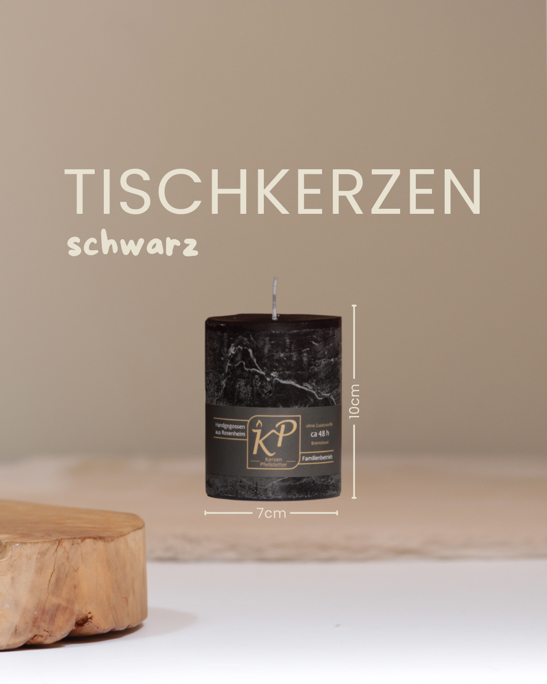Tischkerze in schwarz mit Angaben zu Höhe und Durchmesser.
